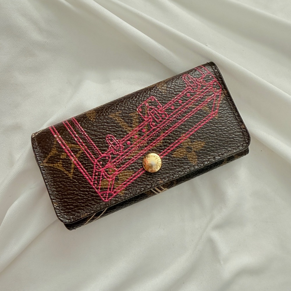 Louis Vuitton Monogram Trompe L'oeil Trunk 4 Key Holder Brown Pink M60115